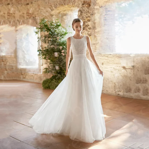 Charming White Tulle Wedding Dresses Lace Bridal Gowns Sleeveless Bride Dresses 2024 Round Neck Beach Wedding Gowns Back Out