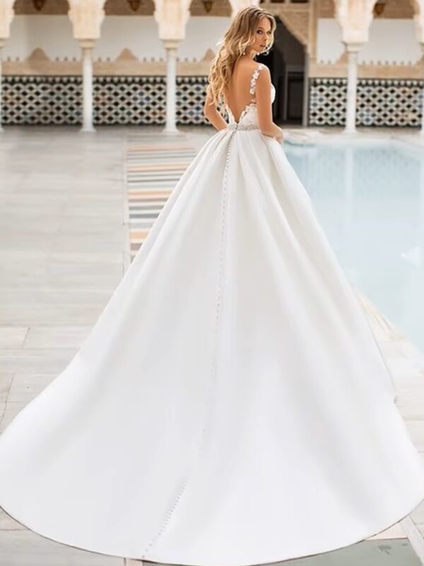 Sexy A Line Wedding Dress Lace Appliques Satin Bridal Dress Bohemian Wedding gowns Floor Length Customized vestido de noiva - Imagen 2