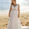 Beach Wedding Dresses Plus Size Deep V Neck Sleeveless Bride Gowns Appliques Back Button Sweep Train A-Line Vestido De Noiva