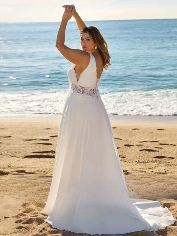 Beach Wedding Dresses Plus Size Deep V Neck Sleeveless Bride Gowns Appliques Back Button Sweep Train A-Line Vestido De Noiva - Imagen 2
