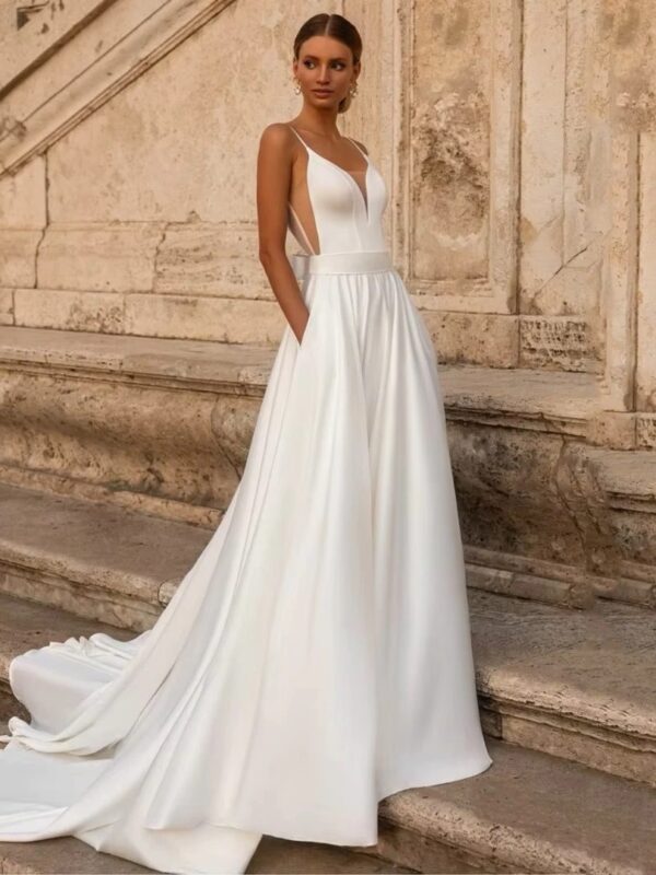 Elegant Wedding Dress For Woman Sweetheart-Neck A-Line Spaghetti Straps Open Back Bride Gown Train Vestidos De Novia Customized